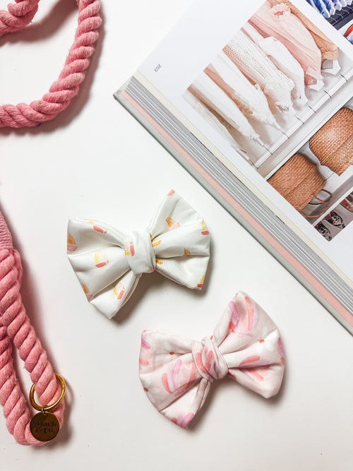 Coastal Daisy Plush Bow