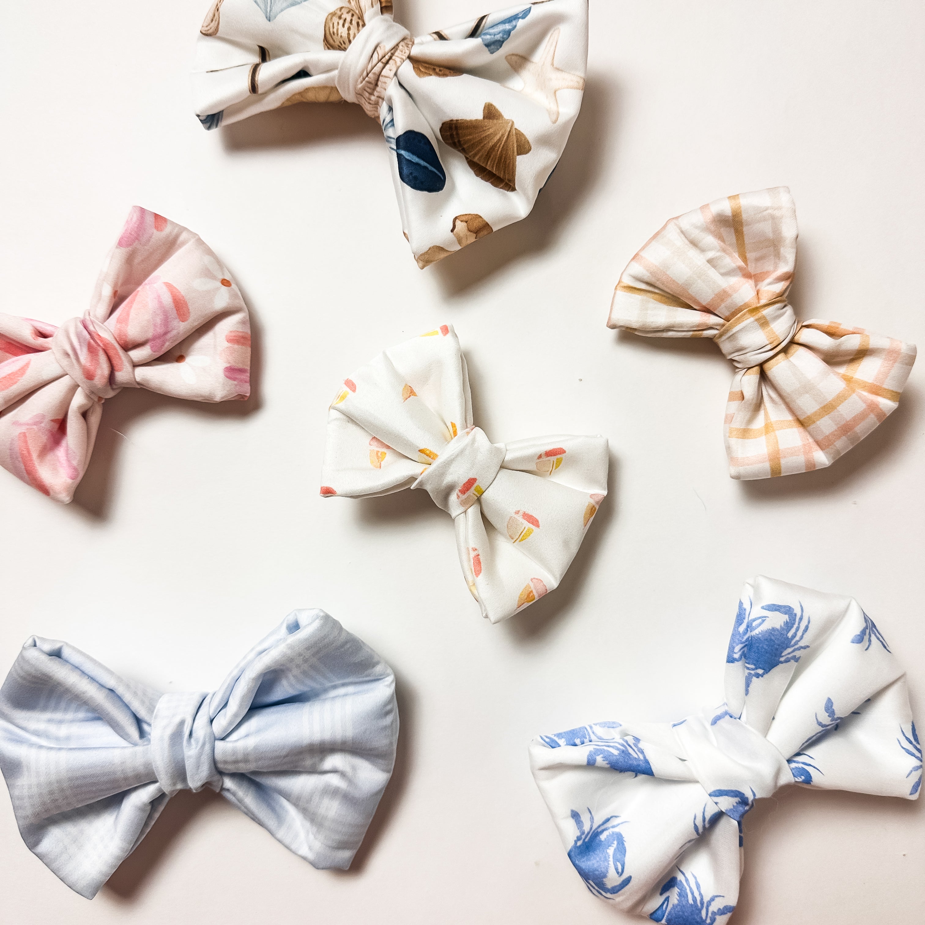 Coastal Daisy Plush Bow