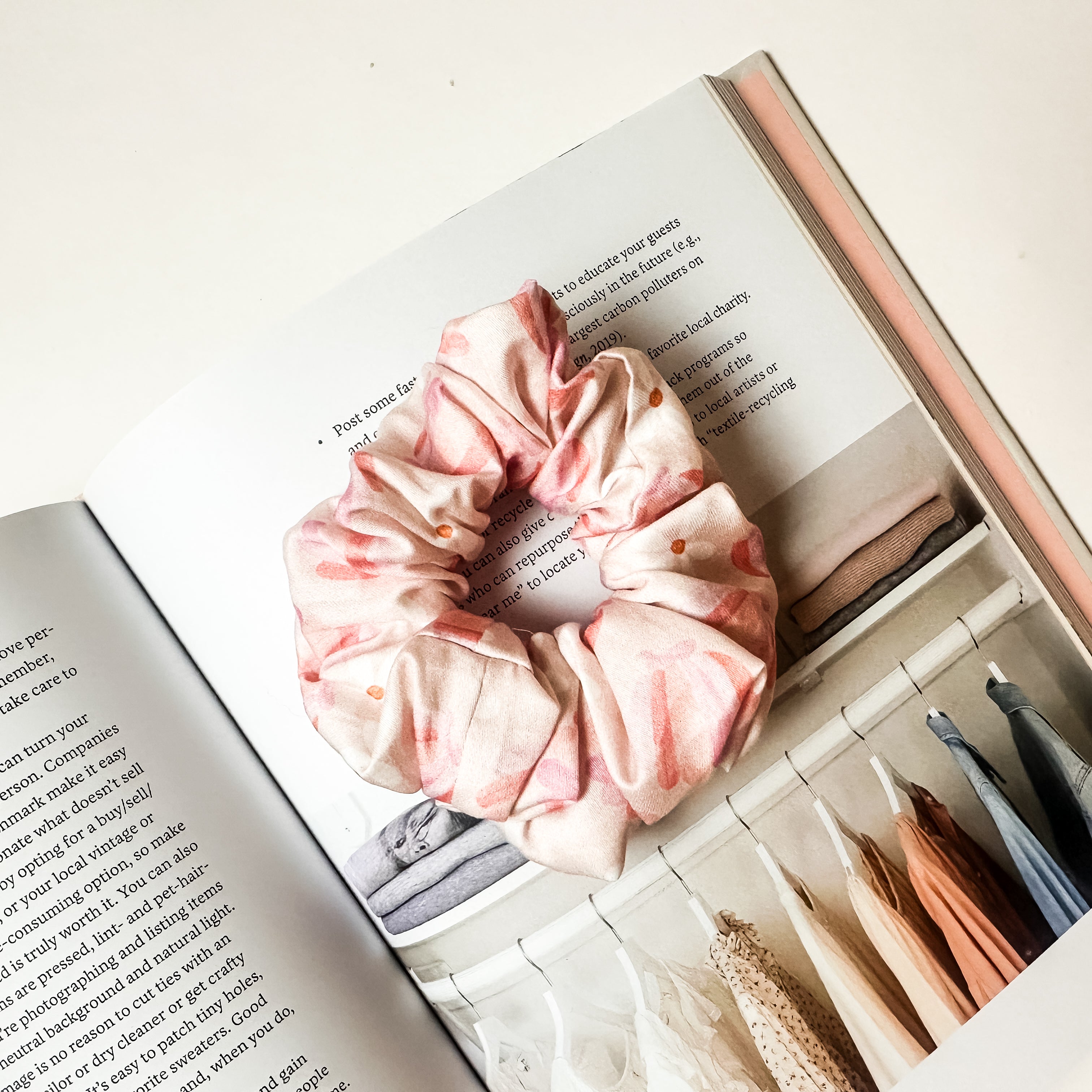 Coastal Daisy Scrunchie