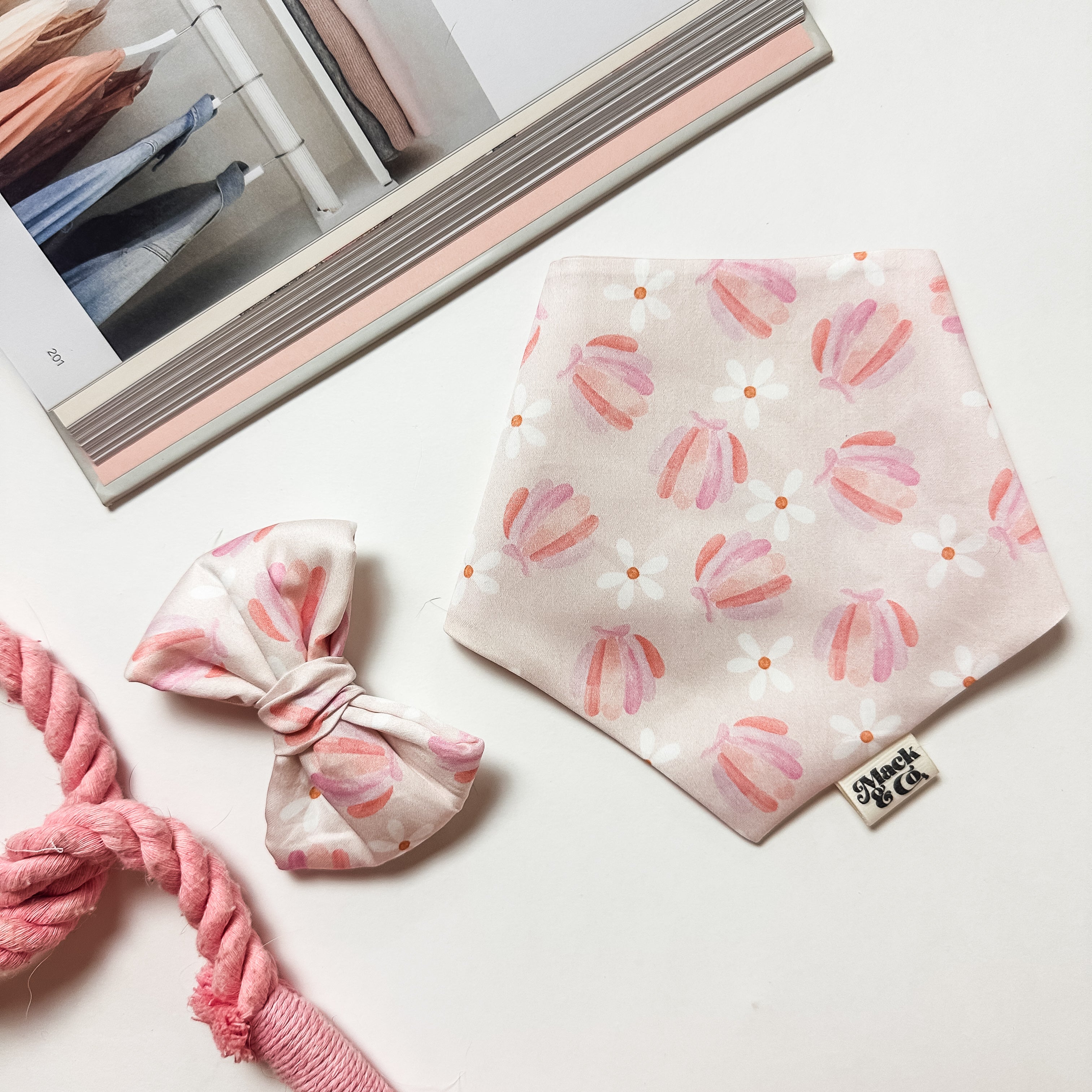 Coastal Daisy Plush Bow